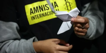 Amnistia volta a apontar maus-tratos nas prisões e falta de casas