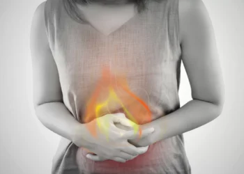 Barriga inchada? Faça esta bebida em casa e verá melhorias