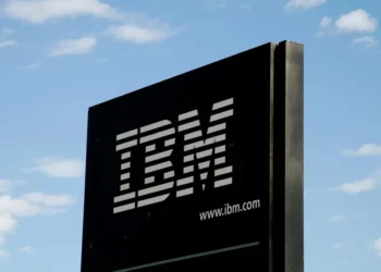 IBM prevê receita do 2º tri acima das estimativas e alivia receios sobre tarifas