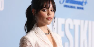 A tática peculiar de atriz de ‘Wandinha’ para lidar com o TOC