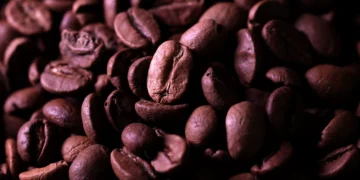 Futuros do café arábica sobem com perspectivas da safra brasileira