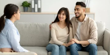 Como a terapia de casal pode beneficiar cada fase dos relacionamentos