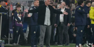 Vice-presidente pede desculpas pelo ‘fracasso’ de Mourinho no Fenerbahçe