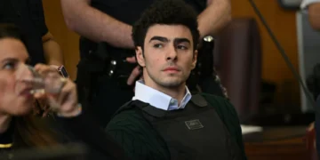 Luigi Mangione indiciado de acusações federais por homicídio de CEO