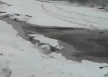 Cenário de inverno em cidade de SC após granizo; Defesa Civil monitora danos em municípios vizinhos