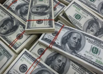 Défice orçamental dos EUA aumenta para 1,3 biliões de dólares