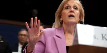 Rádio e televisão públicas dos EUA contestam corte de fundos