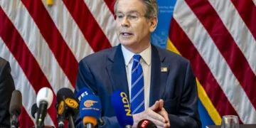 EUA impõem novas sanções ao Irão contra fabrico de mísseis balísticos