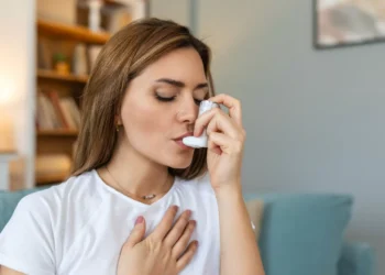 Tem asma? Esta vitamina pode ajudar a reduzir sintomas
