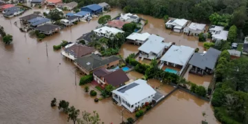 Inundações recorde na Austrália fazem um morto e deixam 50 mil isolados