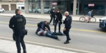 Homem é preso após agredir jovem com golpes de martelo em Rio do Sul