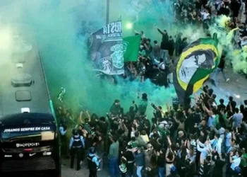 Centenas de adeptos ‘empurraram’ Sporting para o dérbi com o Benfica