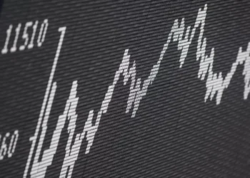 Bolsa de Tóquio abre a ganhar 0,22%