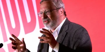 “Maioria do PSD vai apertar a garganta aos trabalhadores”, avisa Fazenda