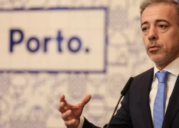 Pedro Duarte lidera petição para suspender 2.ª fase do metrobus do Porto