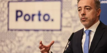 Pedro Duarte lidera petição para suspender 2.ª fase do metrobus do Porto