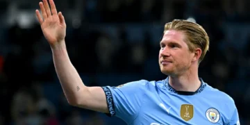 Napoli comete ‘ato de loucura’ e está a um passo de garantir De Bruyne