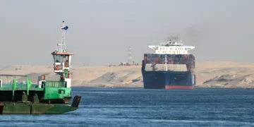 Huthis ameaçam atacar navios em trânsito para porto israelita de Haifa