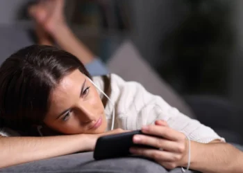 As apps que estão a esgotar (em segredo) a bateria do seu telemóvel