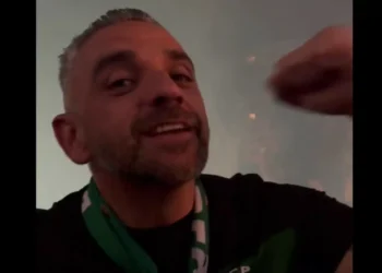 Rui Borges em êxtase na festa do Sporting a caminho do Marquês