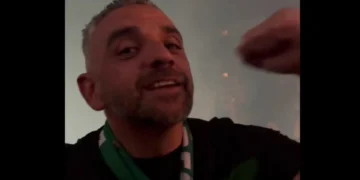 Rui Borges em êxtase na festa do Sporting a caminho do Marquês