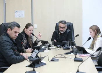 Suspensão dos Jogos Escolares e ausência de intérpretes de Libras em eventos públicos geram reação dos vereadores em Blumenau