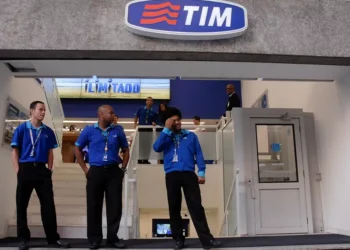 TIM (TIMS3) lucra R$ 810 mi no 1º tri, alta anual de 56%, e aprova R$ 300 mi em JCP