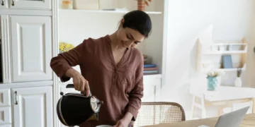 Gosta de chá? Siga estas dicas para limpar a chaleira elétrica