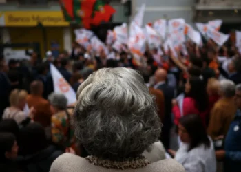 AD e PS cumprem hoje a tradicional descida da rua de Santa Catarina