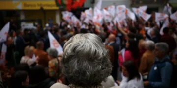 AD e PS cumprem hoje a tradicional descida da rua de Santa Catarina