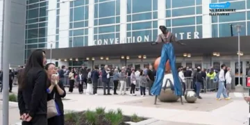 Investidores de todos os cantos vão a Omaha em busca de respostas de Warren Buffett