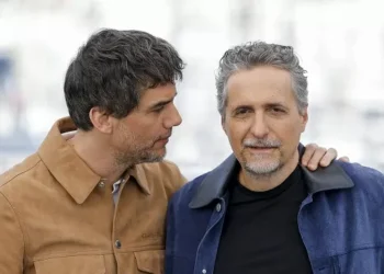 Kleber Mendonça Filho ganha prêmio de melhor diretor no Festival de Cannes