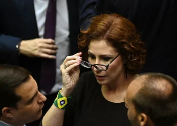 Deputada bolsonarista condenada por ataque informático ao poder judicial