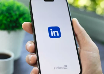 Procura emprego de sonho? O LinkedIn vai ajudá-lo recorrendo a IA
