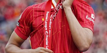 Oficial: Trent Alexander-Arnold é reforço do Real Madrid