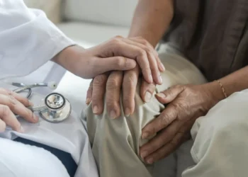 Os primeiros sinais da doença de Parkinson que ninguém deve ignorar