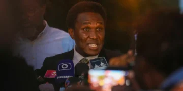 Reforço policial e ruas cortadas em Maputo antes de ida de Mondlane à PGR