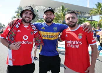 Adeptos de Benfica e Boca Juniors em convívio antes da estreia no Mundial