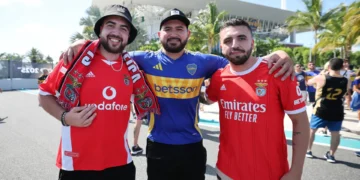 Adeptos de Benfica e Boca Juniors em convívio antes da estreia no Mundial