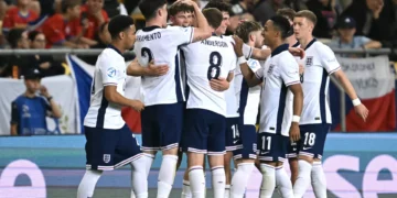 Favoritos Inglaterra e Alemanha entram a ganhar no Europeu de sub-21