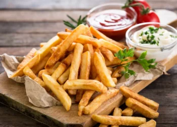 O truque de chef para umas batatas fritas super estaladiças na air fryer
