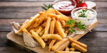 O truque de chef para umas batatas fritas super estaladiças na air fryer