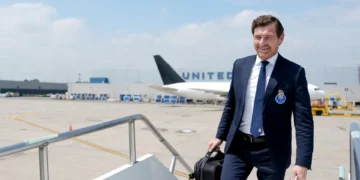 Alerta de tempestade atrasa voo do FC Porto antes de jogo contra Messi