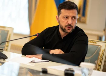 Zelensky adverte “ayatollah Putin” para situação do regime iraniano