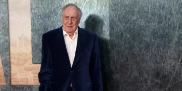 ​Morreu Frederick Forsyth, autor de “O Chacal”