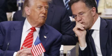 Em 48h, 2 polémicas. Das SMS ao “papá”, que se passa entre Rutte e Trump?