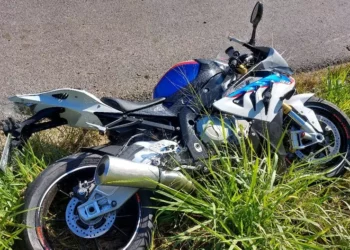 Motociclista fica ferido em acidente com caminhão na BR-470 em Apiúna