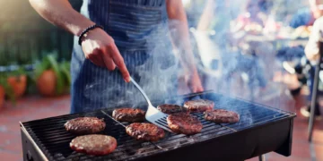 Evite este erro comum quando está a grelhar carne