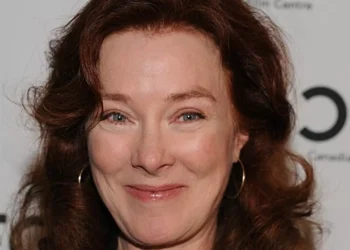 Morreu Valerie Mahaffey, de “Donas de Casa Desesperadas”, “Young Sheldon” e “Glee”
