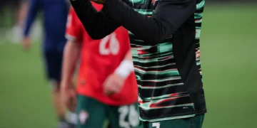 Piers Morgan rende-se  (novamente) a Cristiano Ronaldo: “Tem 40 anos…”